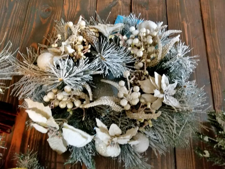 tree flocking on artificial centerpieces