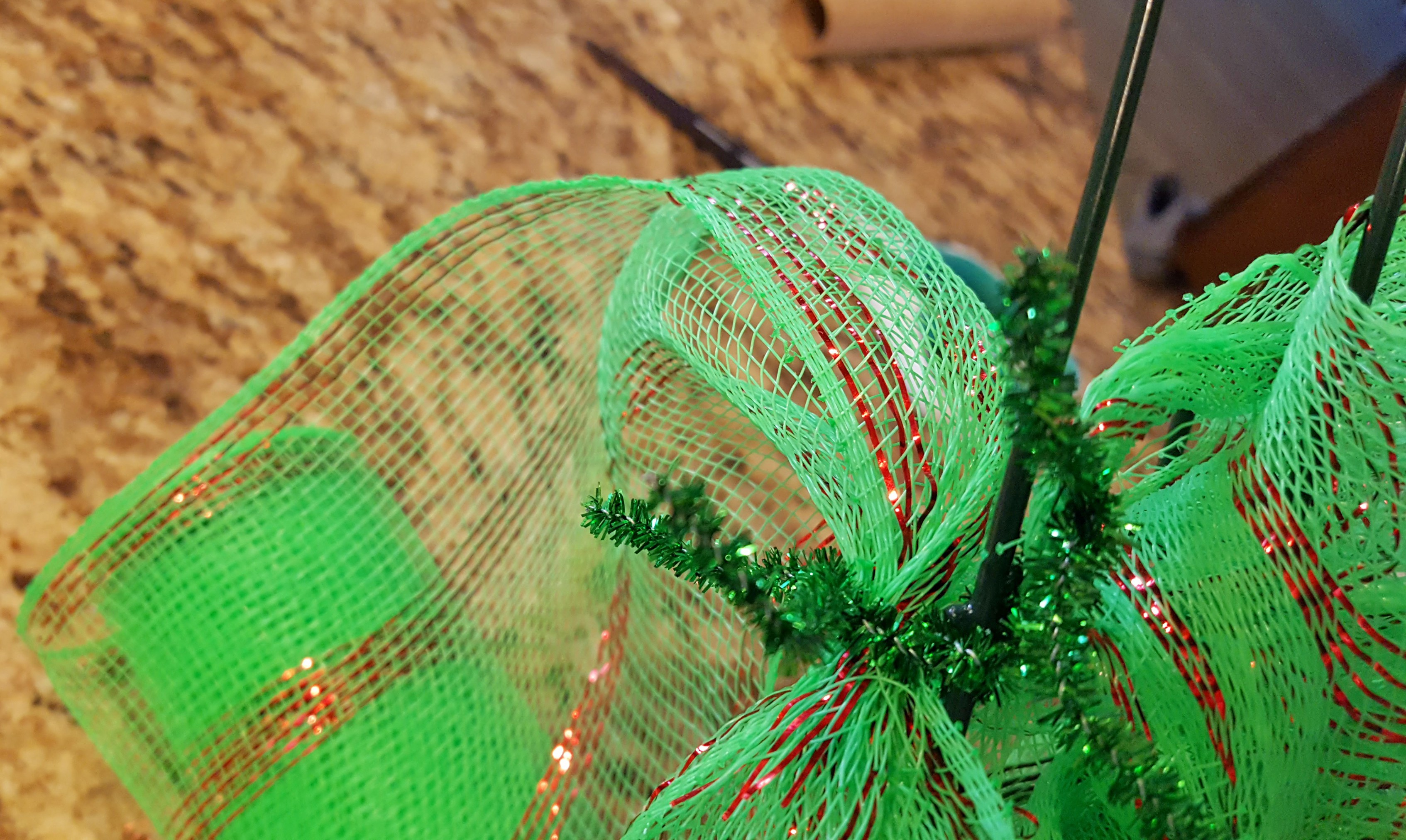 DIY mesh Wreath Tutorial
