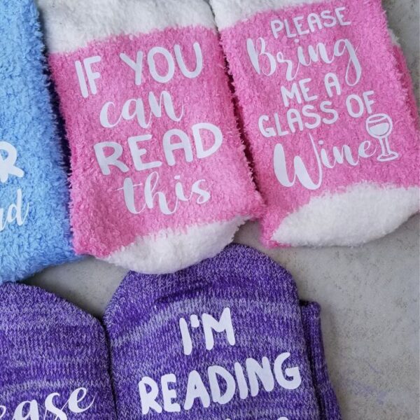 FREE SVG for DIY If You Can Read This Socks!