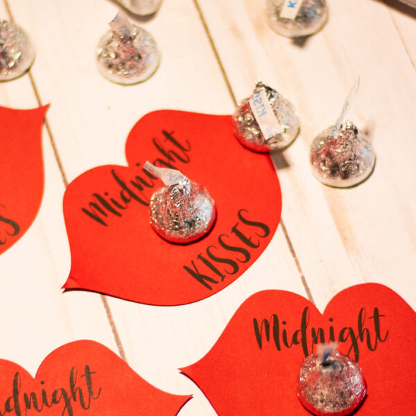 FREE New Year’s Eve Midnight Kisses Party Favors Printables and SVG for Cricut!
