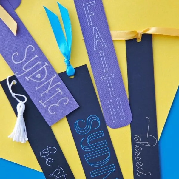 Cricut Bookmarks with Names and Foil:  Plus FREE SVG Files!