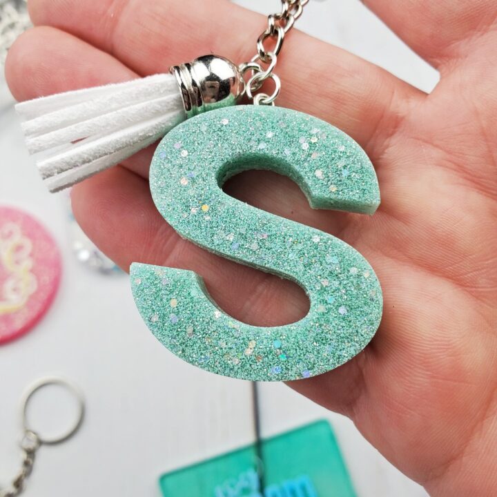 how to make resin keychains with molds