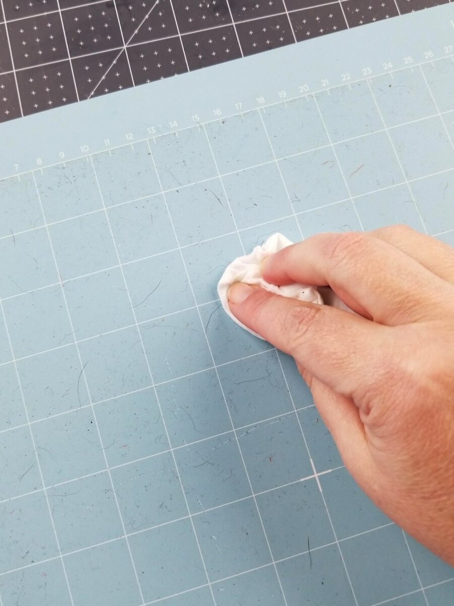 cleaning cricut mat with baby wipe