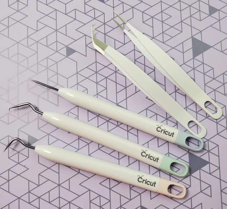 Cricut BrightPad and Weeding Tool Set 'A REVIEW' 