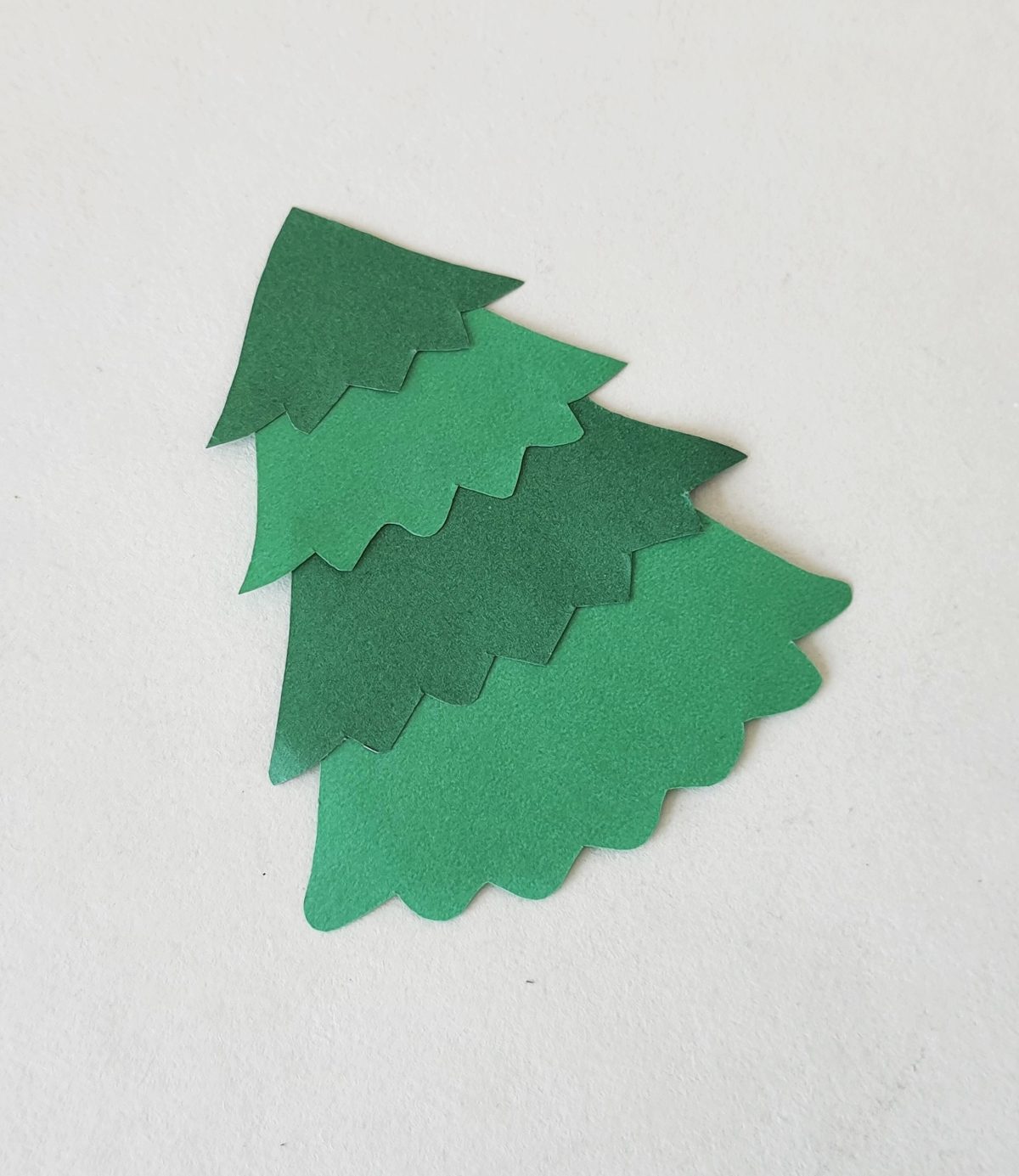 easy paper christmas tree craft
