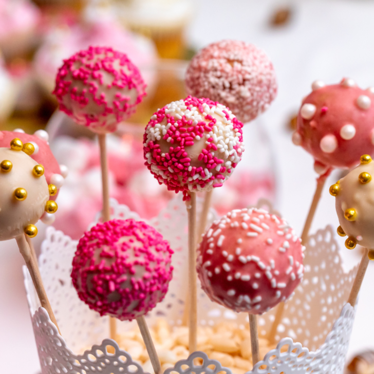 mini desserts cake pops